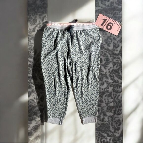 Jaclyn Intimates l Grey & Black Cheetah Print Sweats l 2 Pocket Designl - Picture 3 of 12